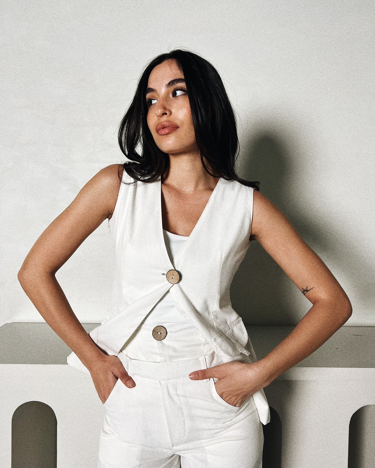 𝑳𝑰𝑵𝑬𝑵 𝑺𝑬𝑻