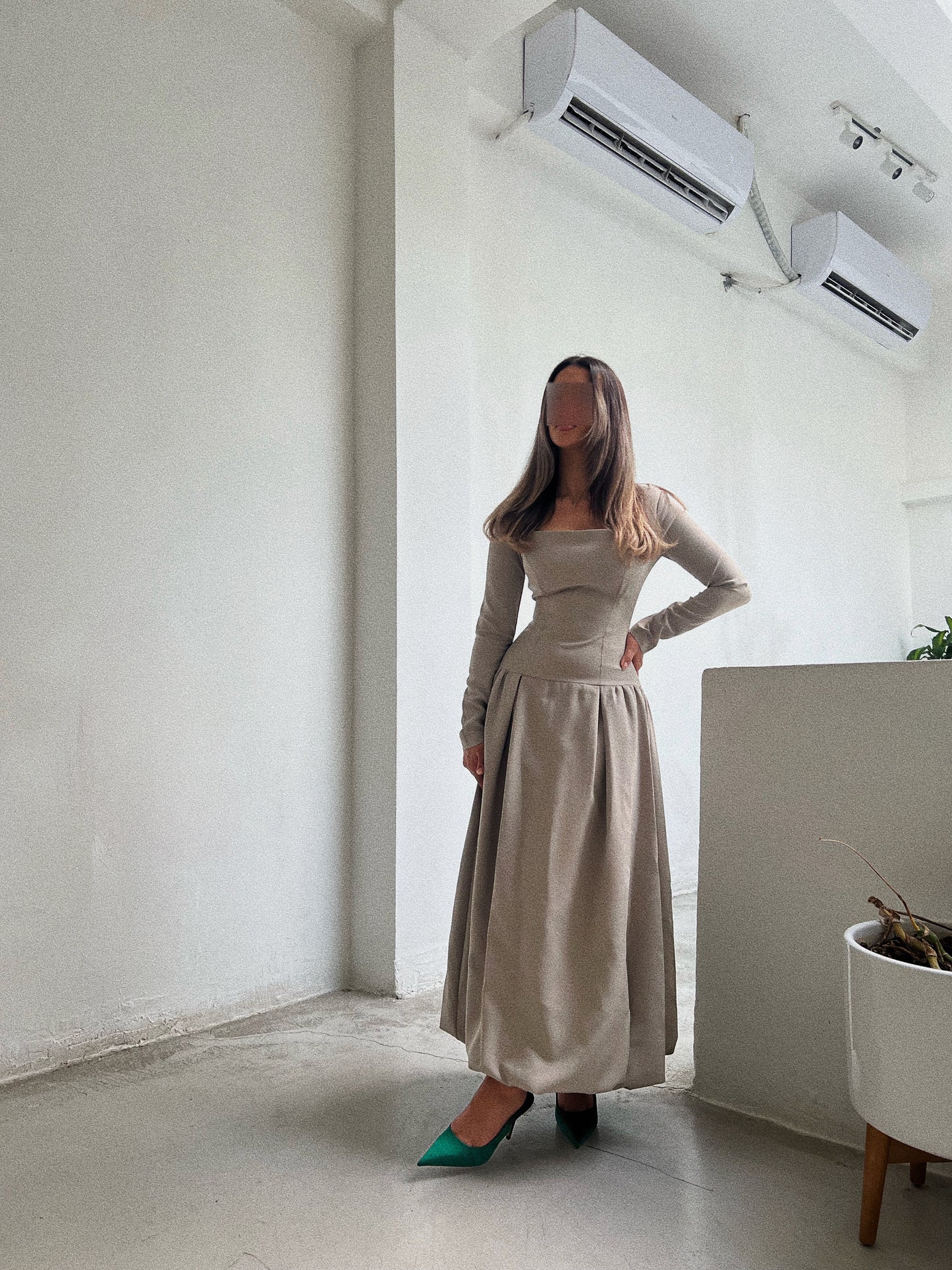 𝑹𝑨𝑬 𝑳𝑶𝑾-𝑾𝑨𝑰𝑺𝑻𝑬𝑫