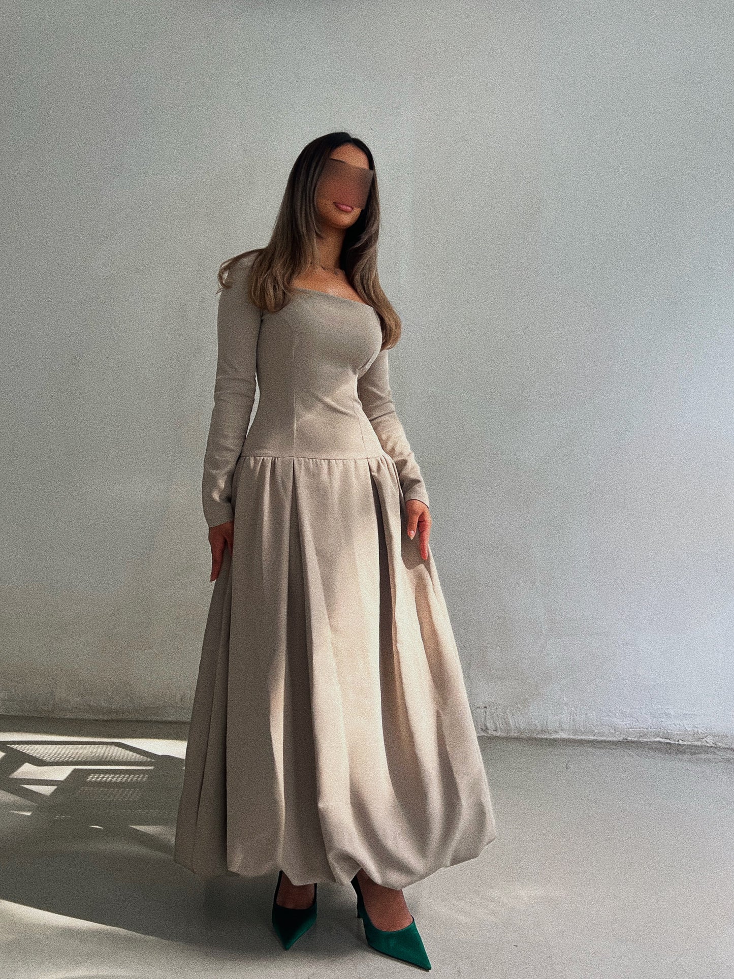 𝑹𝑨𝑬 𝑳𝑶𝑾-𝑾𝑨𝑰𝑺𝑻𝑬𝑫