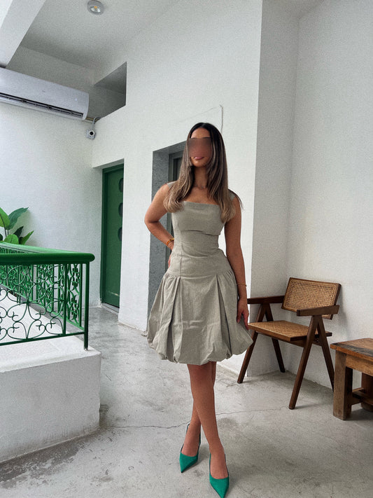 𝑬𝑳𝑳𝑨 𝑺𝑯𝑶𝑹𝑻 𝑫𝑹𝑬𝑺𝑺